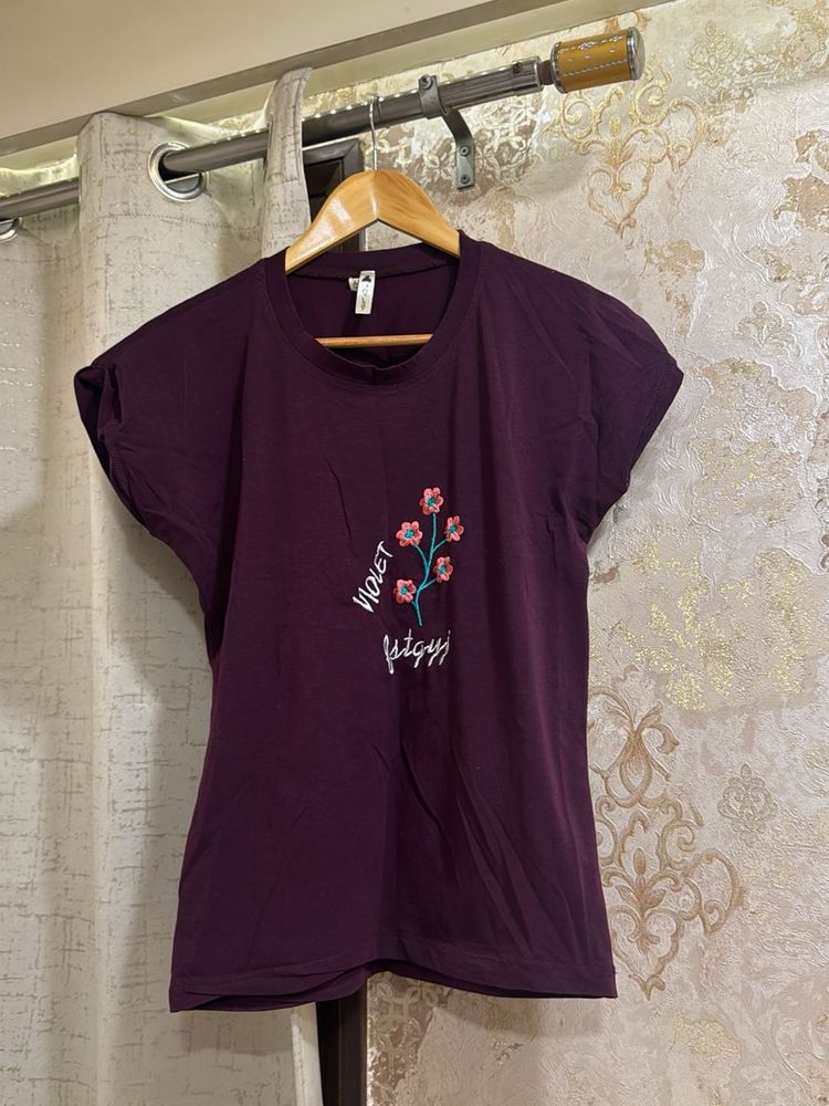 Casual Purple T-Shirt with Floral Embroidery