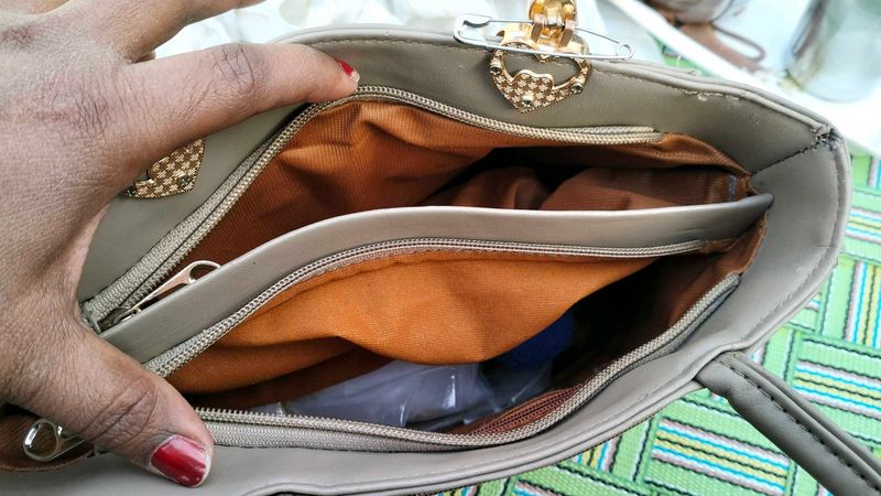 Combo offer 2 pieces Handbag and anklet