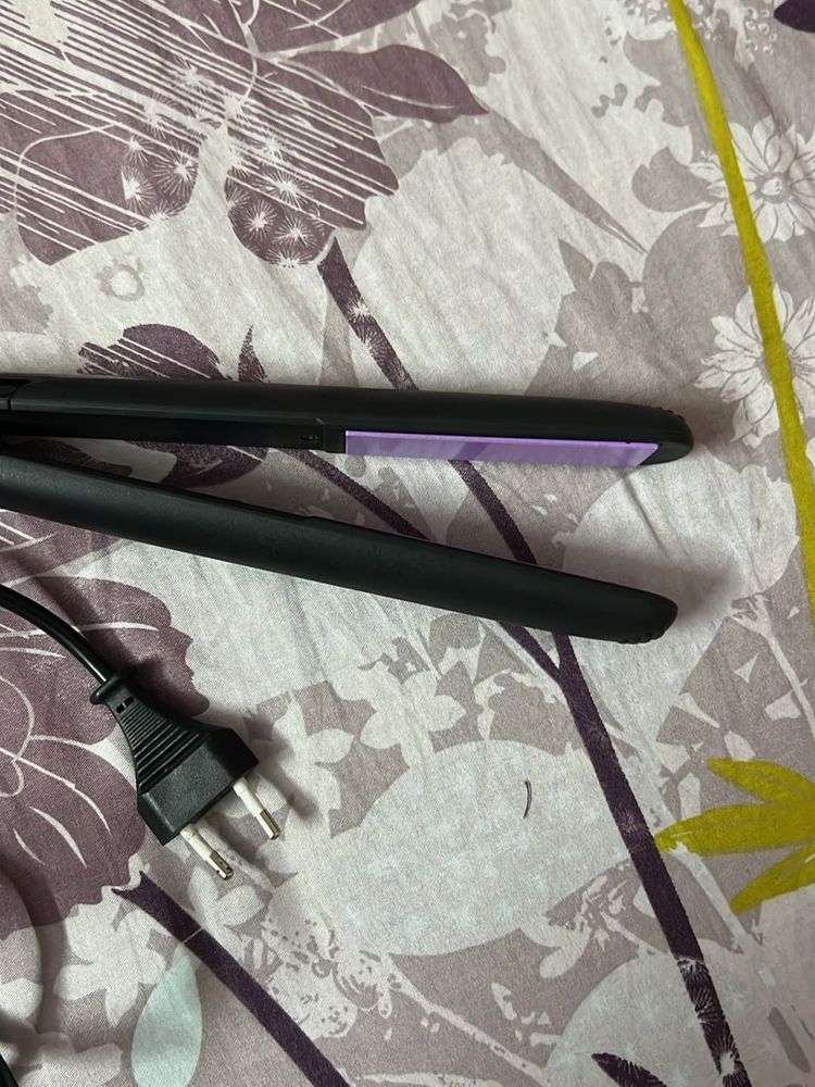 Vega Straightener with Purple Plates