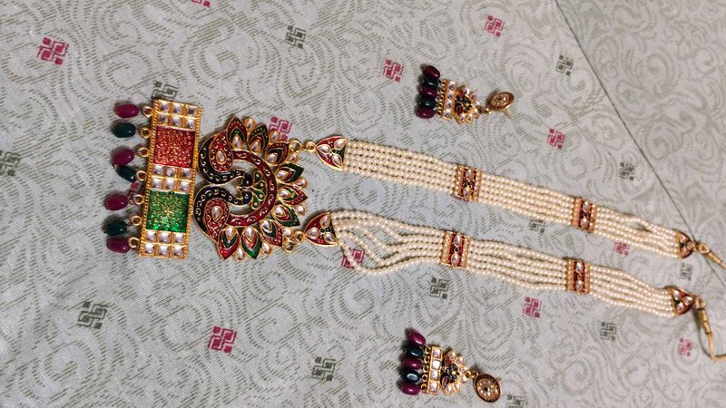 Exquisite Pearl Necklace &amp; Earring Set