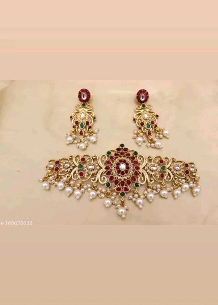 Exquisite Kundan Choker Necklace Set