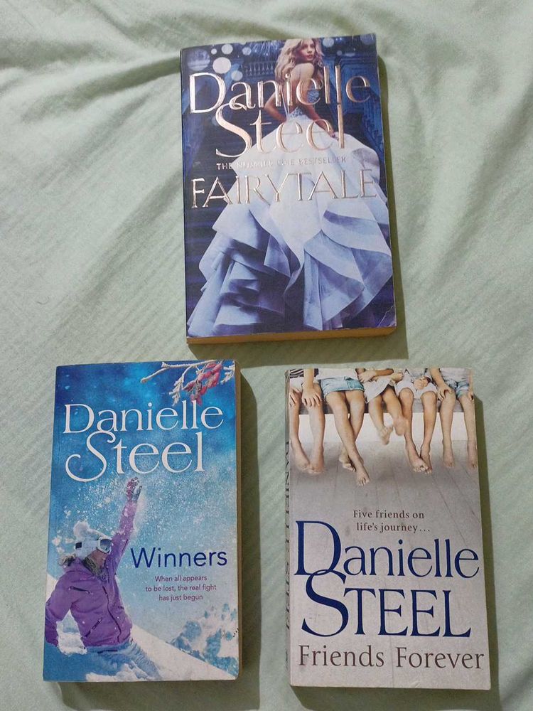 Collection of Danielle Steel books