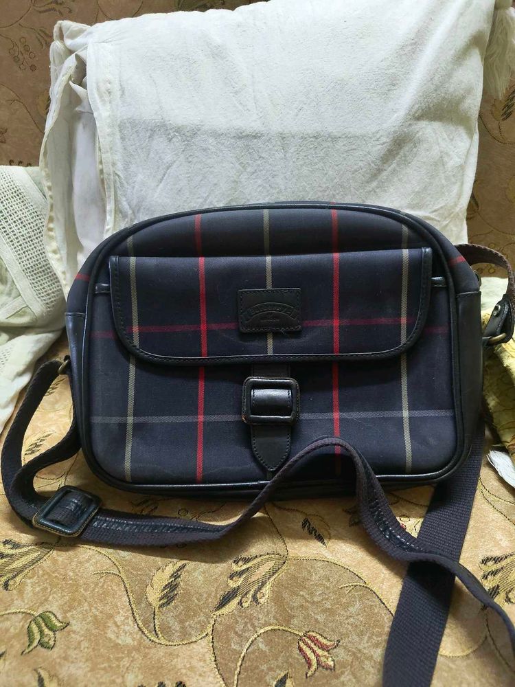 Vintage Burberry Crossbody bag (made in England)