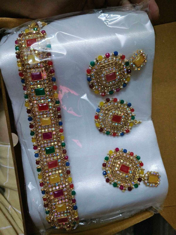 Beautiful New multicolour jewellery set with tika