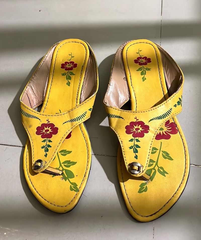 Vintage Floral Thong Sandals