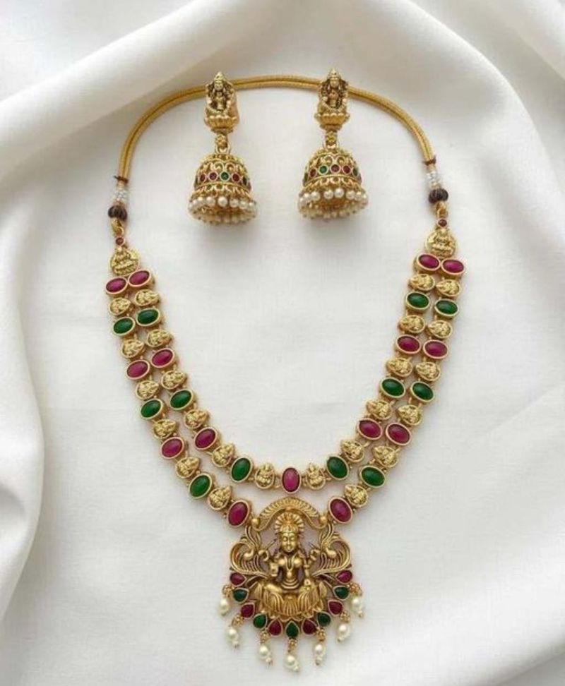 Elegant Gold-Plated Necklace Set