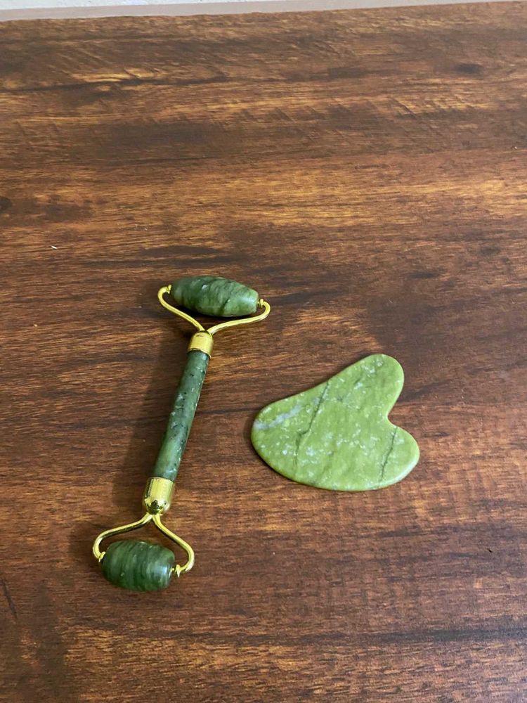 Jade Roller &amp; Gua Sha Set