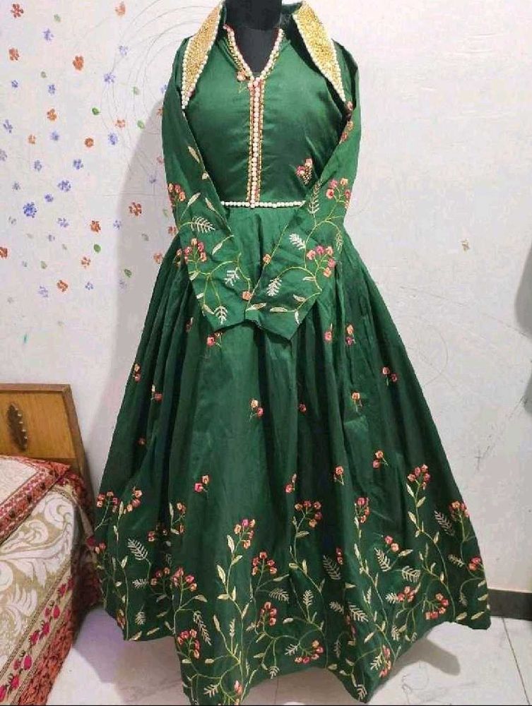 Elegant Green Embroidered Ethnic Gown
