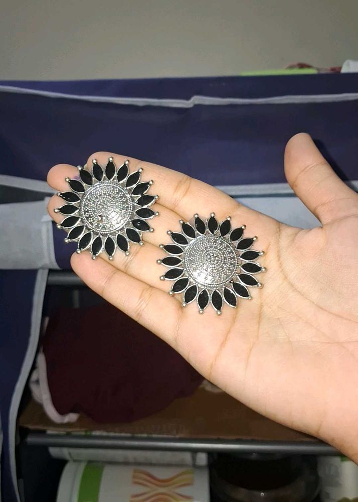 Stylish Sunflower Stud Earrings