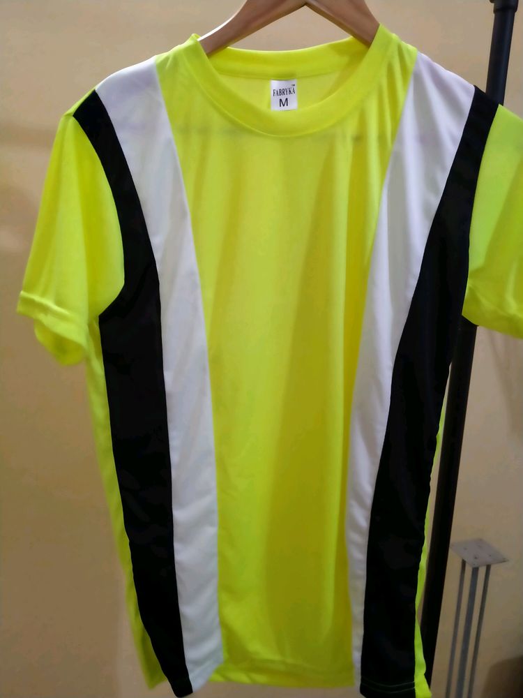 Brand New Tshirt Comfortable For Summer