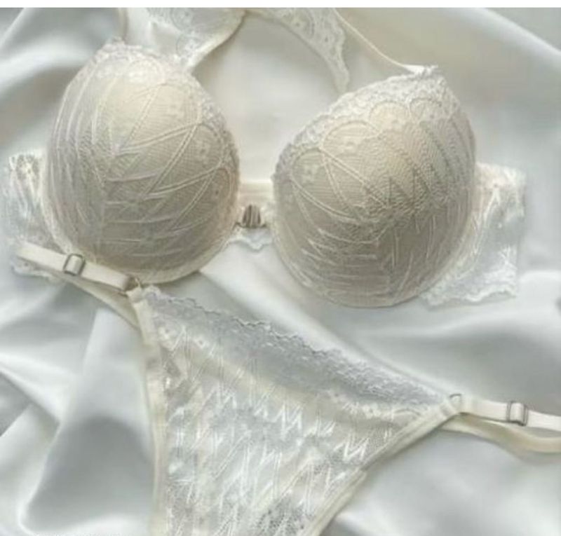 Lace Bra and Panty Set
