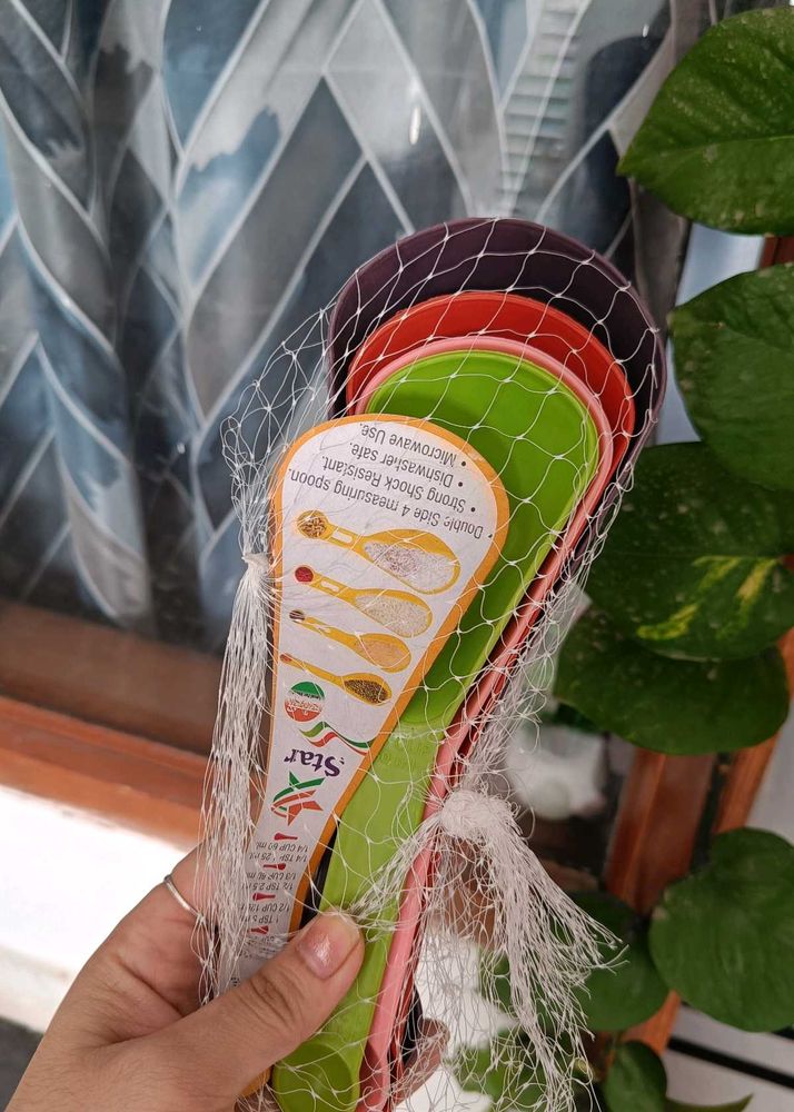 Set of 4 Colorful Measuring Spoons