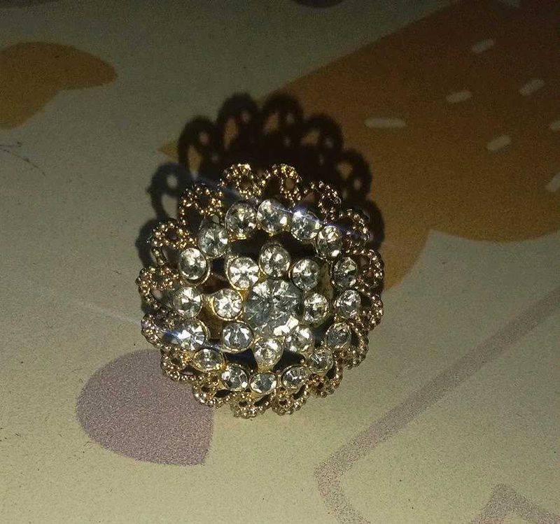 Sparkling Statement Brooch