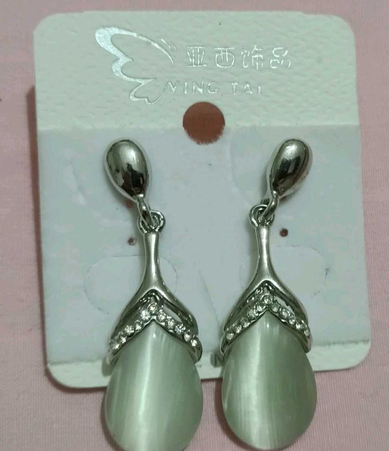 Elegant Teardrop Earrings with Stones