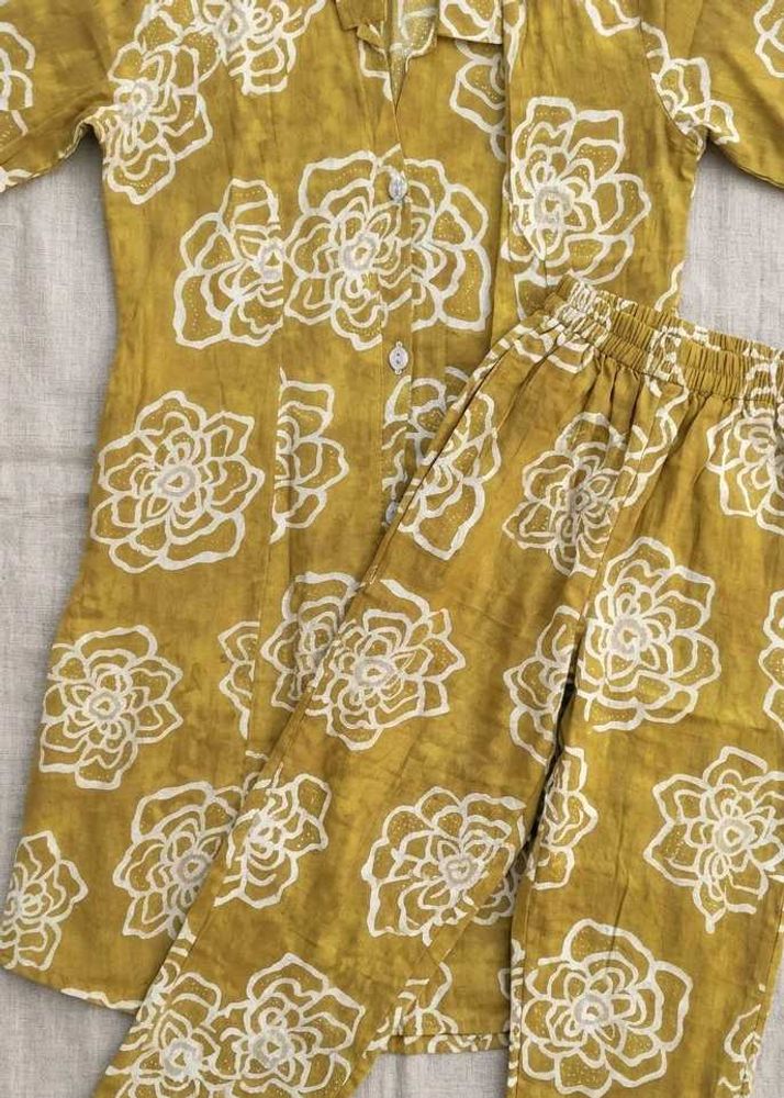 Stylish Floral Print Kurta and Pant Set