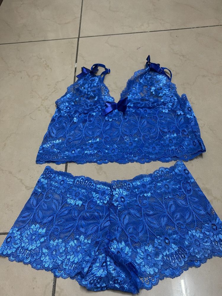 pretty Bra And Panty Set For Woman 👌
