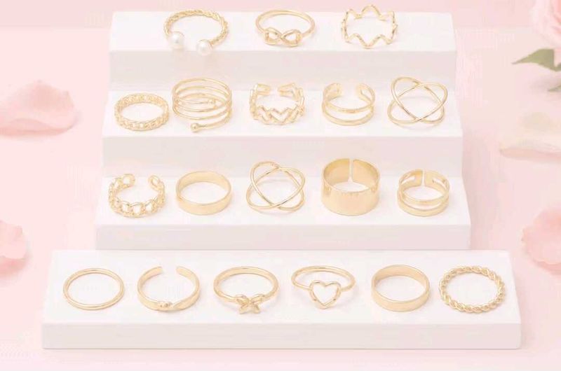 Chunky Gold Ring Set