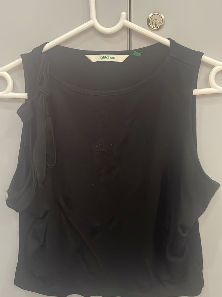 Chic Black Sleeveless Top