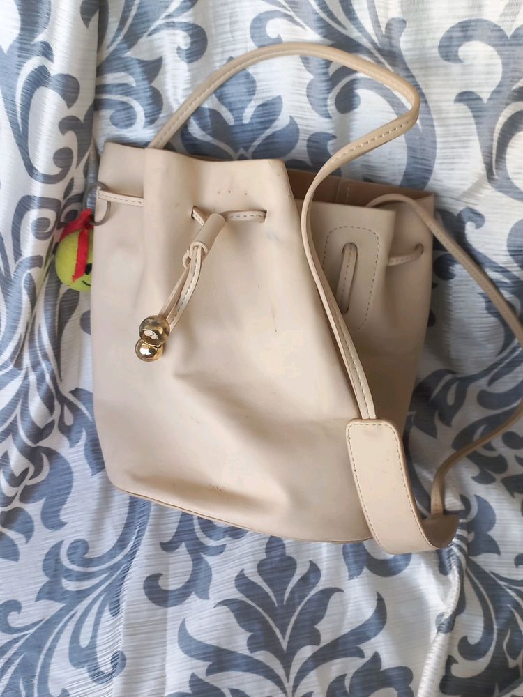 Very Spacious sling Bag