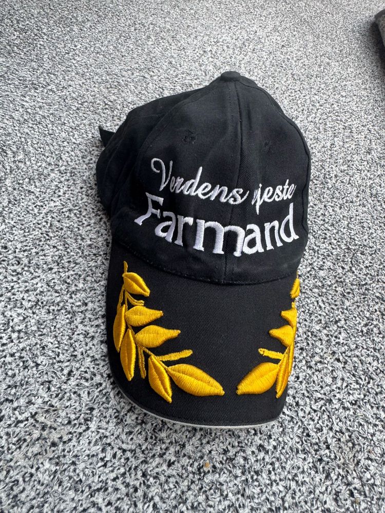 Black Baseball Cap with "Farmand" Embroidery