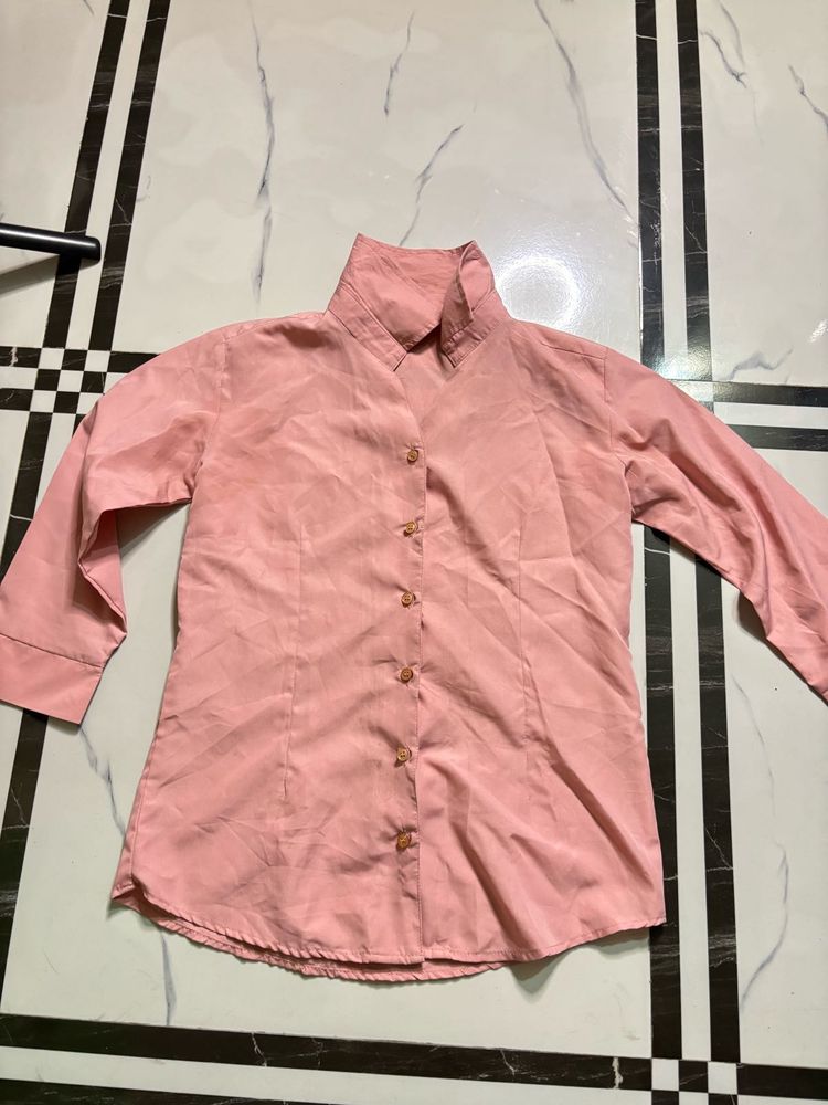 Chic Pink Collared Button-Up Top