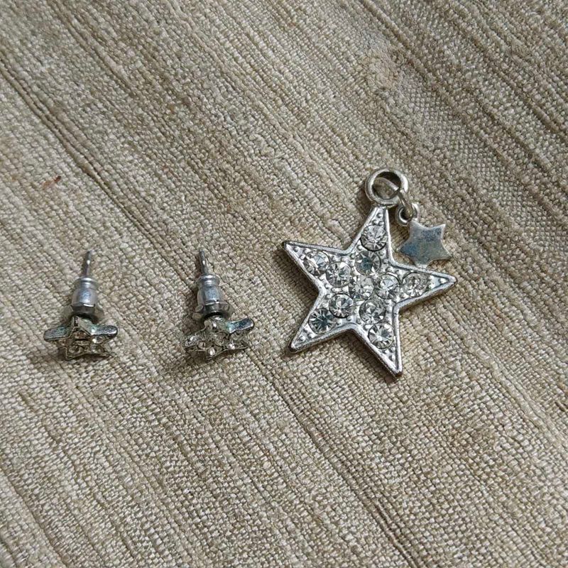 Sparkling Star Earrings &amp; Pendant Set