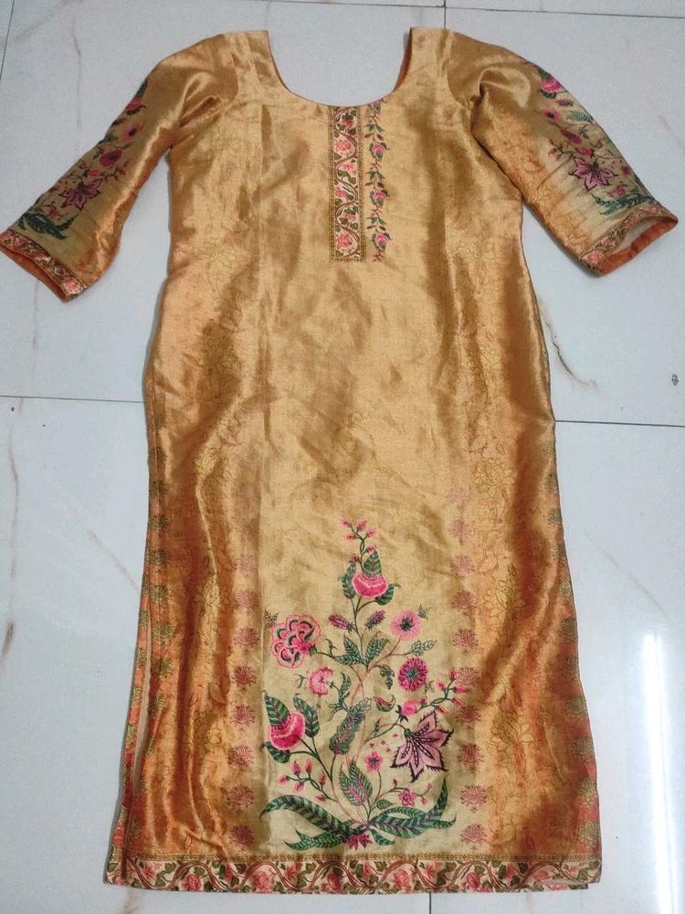 Floral Embroidered Kurti