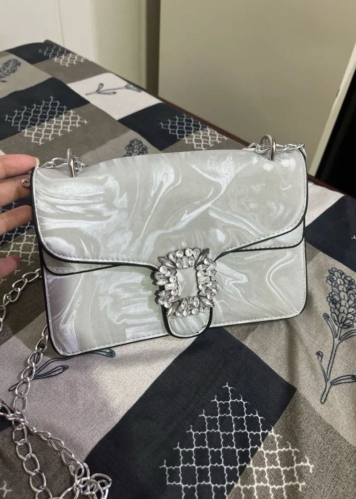 Sparkling Clasp Chain Bag