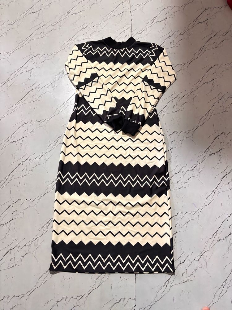 Chic Black &amp; Cream Zig Zag Midi Dress