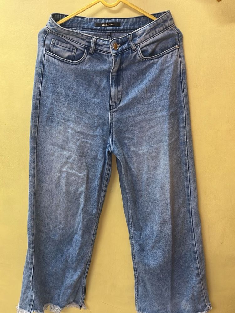 Light Wash Cropped Jeans