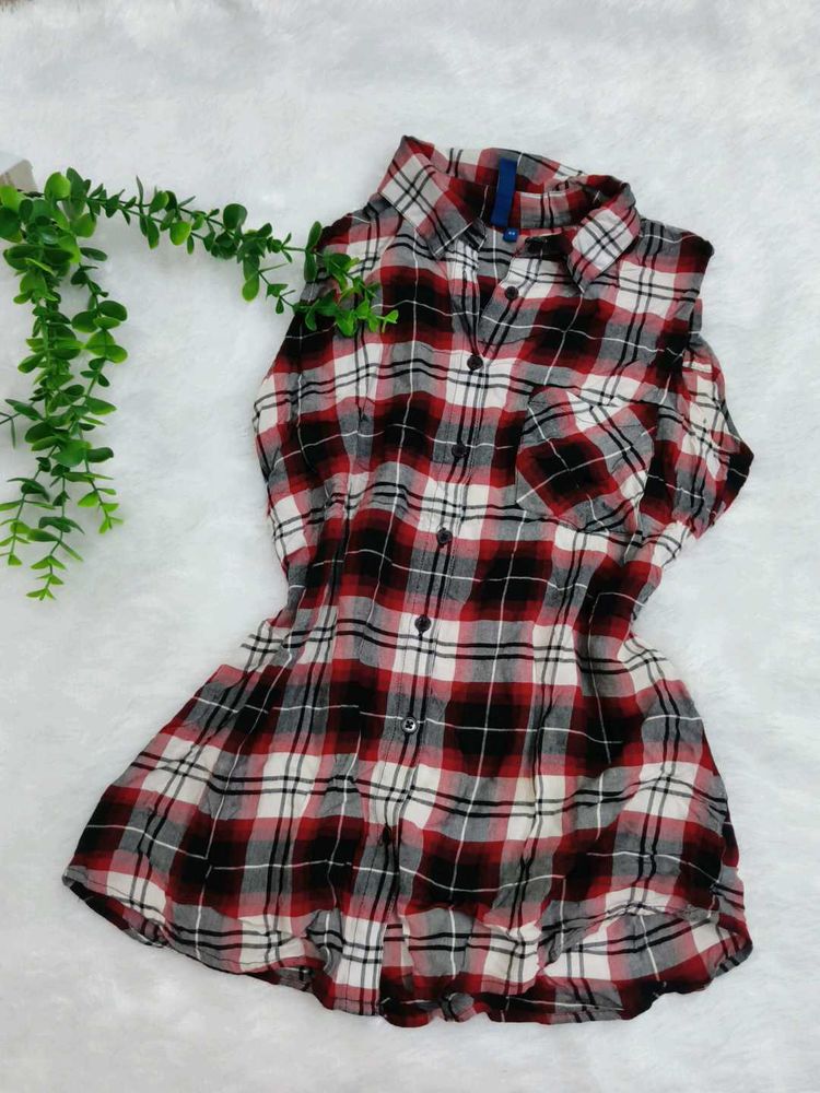 Chic Plaid Sleeveless Shirt