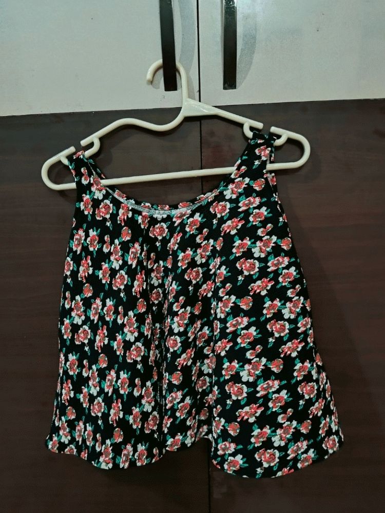 Floral Cape Top 🍒