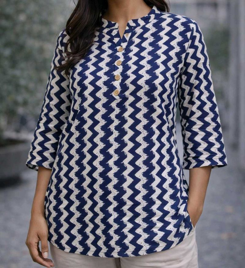 Short Stylish Blue &amp; White Kurti💙