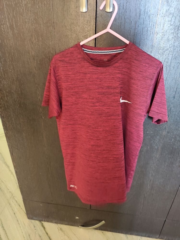 Boys Nike Dry-fit T-shirt Size10-12Yrs Stretchable