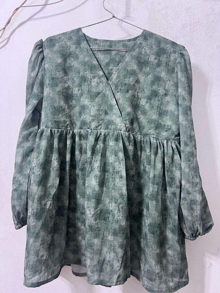 Trendy V-Neck Smocked Waist Top