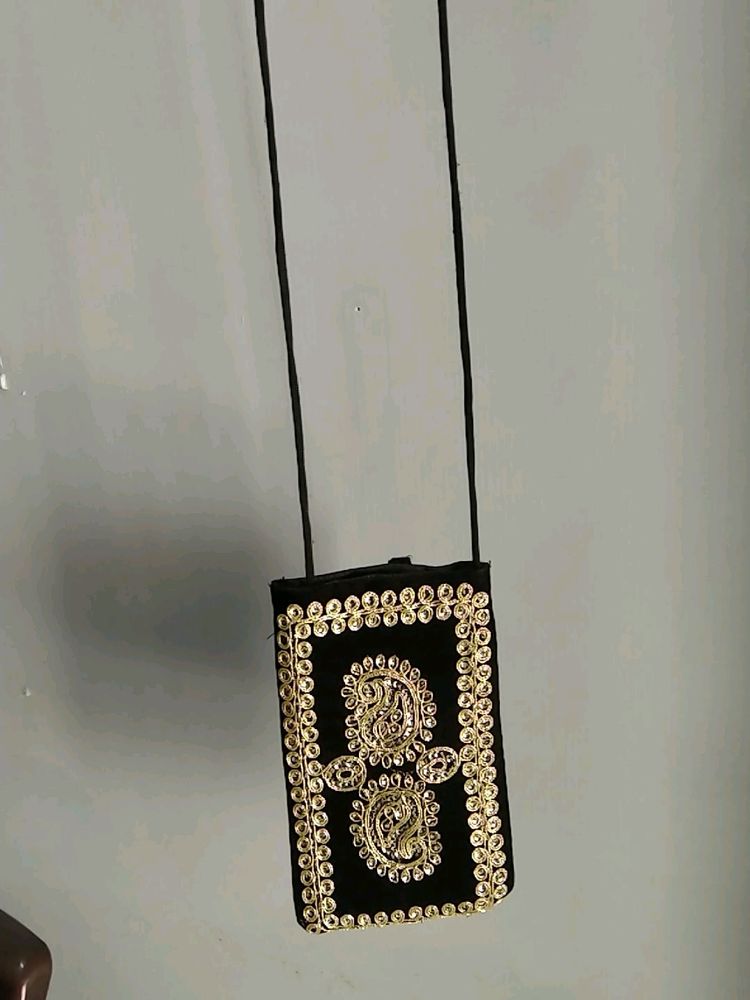 EMBROIDERED STYLISH MULTIPURPOSE SLING BAG