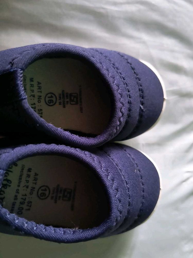 Comfortable Navy Blue Kids' Shoes size is 16