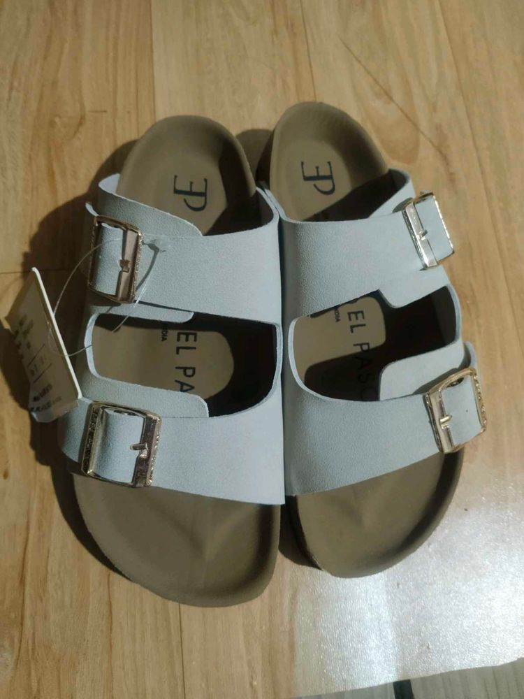 El Paso White Buckle Sandals For women