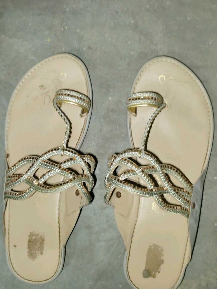 Elegant Toe-Ring Flats
