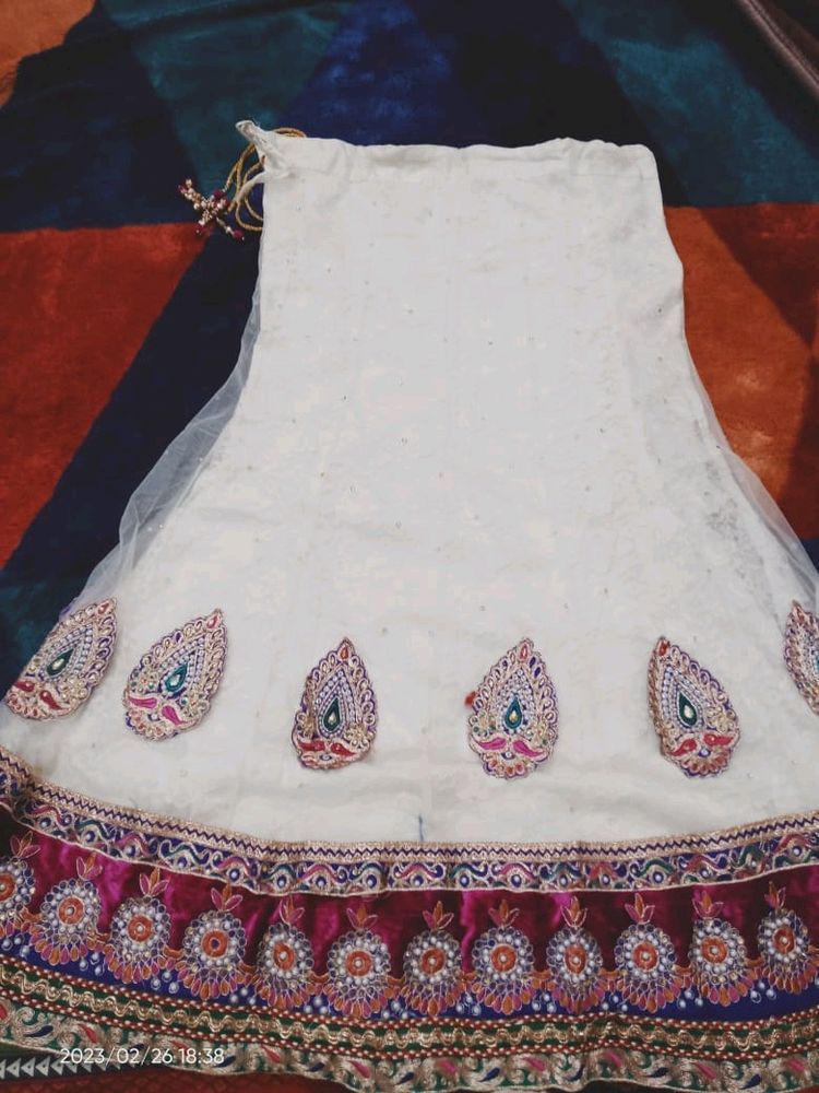 Side Lehnga