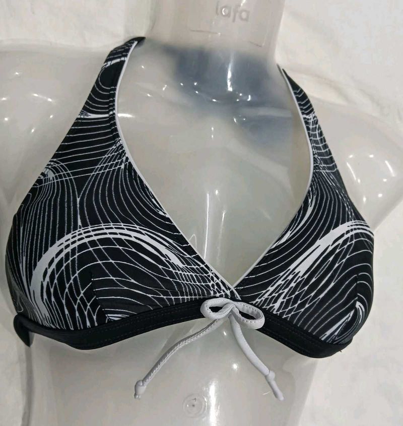 ⭐ Stylish Black &amp; White Swirl Bikini Top