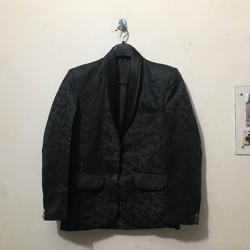 Stylish Black FloralTextured Blazer