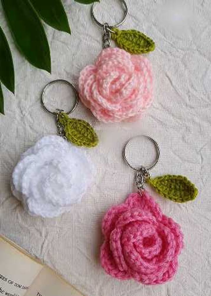 crochet rose keychian