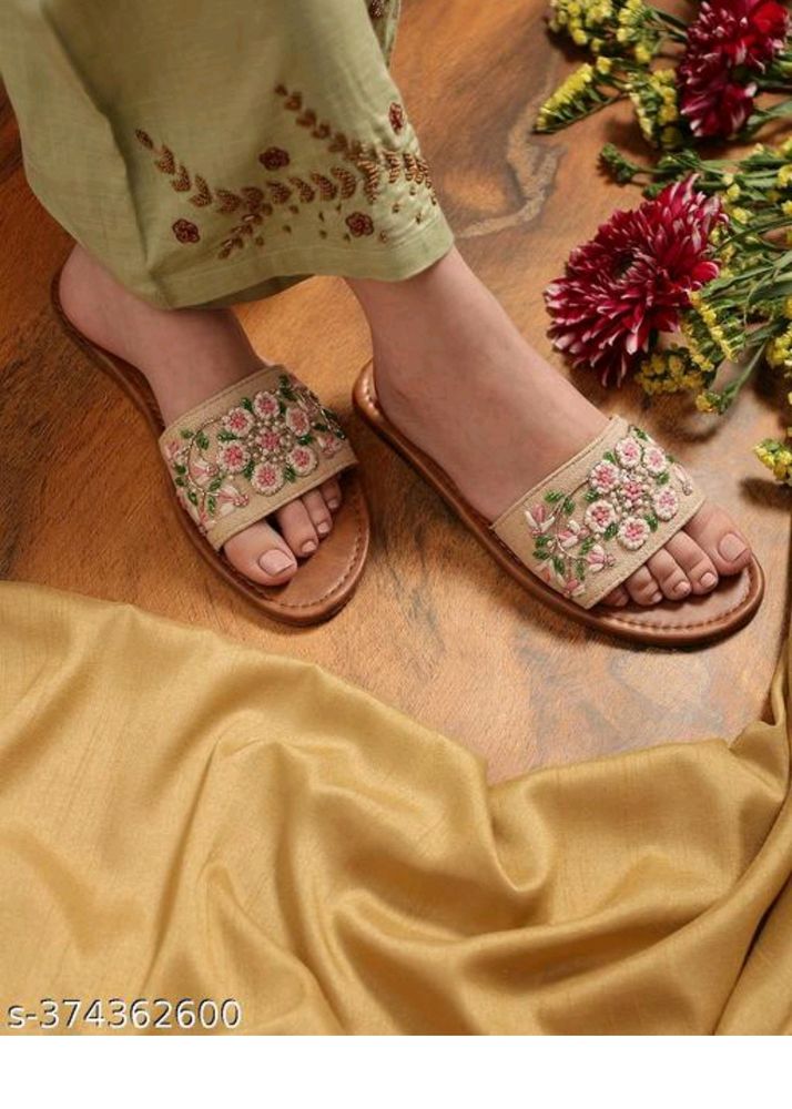 Kiana Branded Women Flats