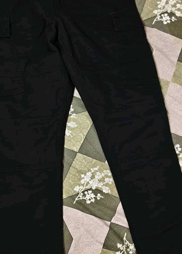 Levis Black Cargo Pants