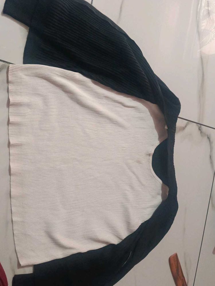 Ribbed Two-Tone Long Sleeve Top