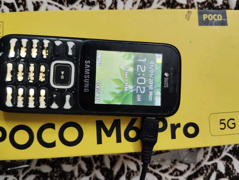 Samsung Duos Feature Phone