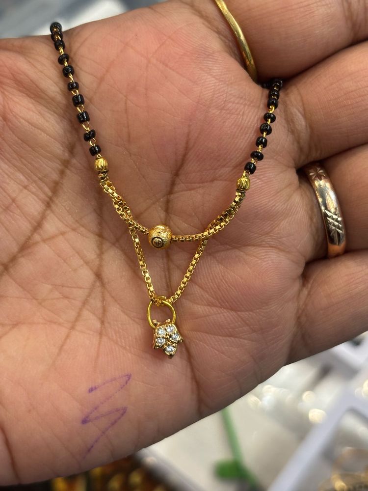 Elegant Gold Mangalsutra with Pendant