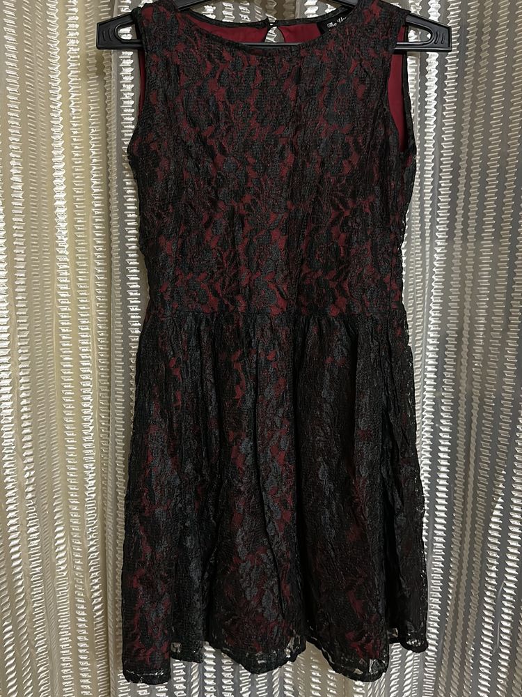 Rose Net Pattern With Red Inner Fabric Dress♥️