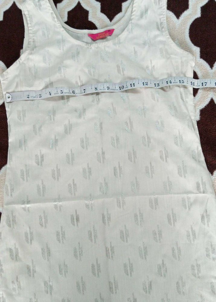 White Printed Sleeveless Kurta